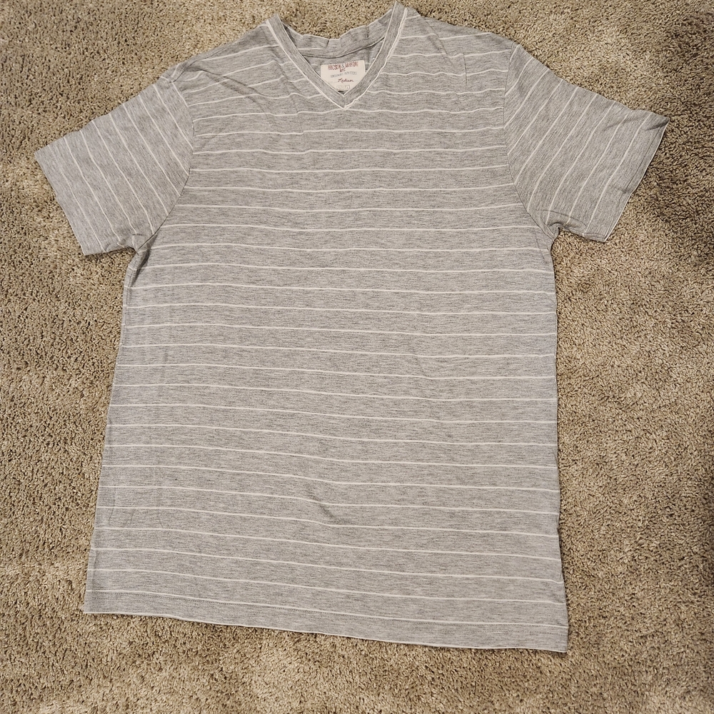 👕T-Shirt Sale!👕 Gray Short Sleeve Crew Neck Tee